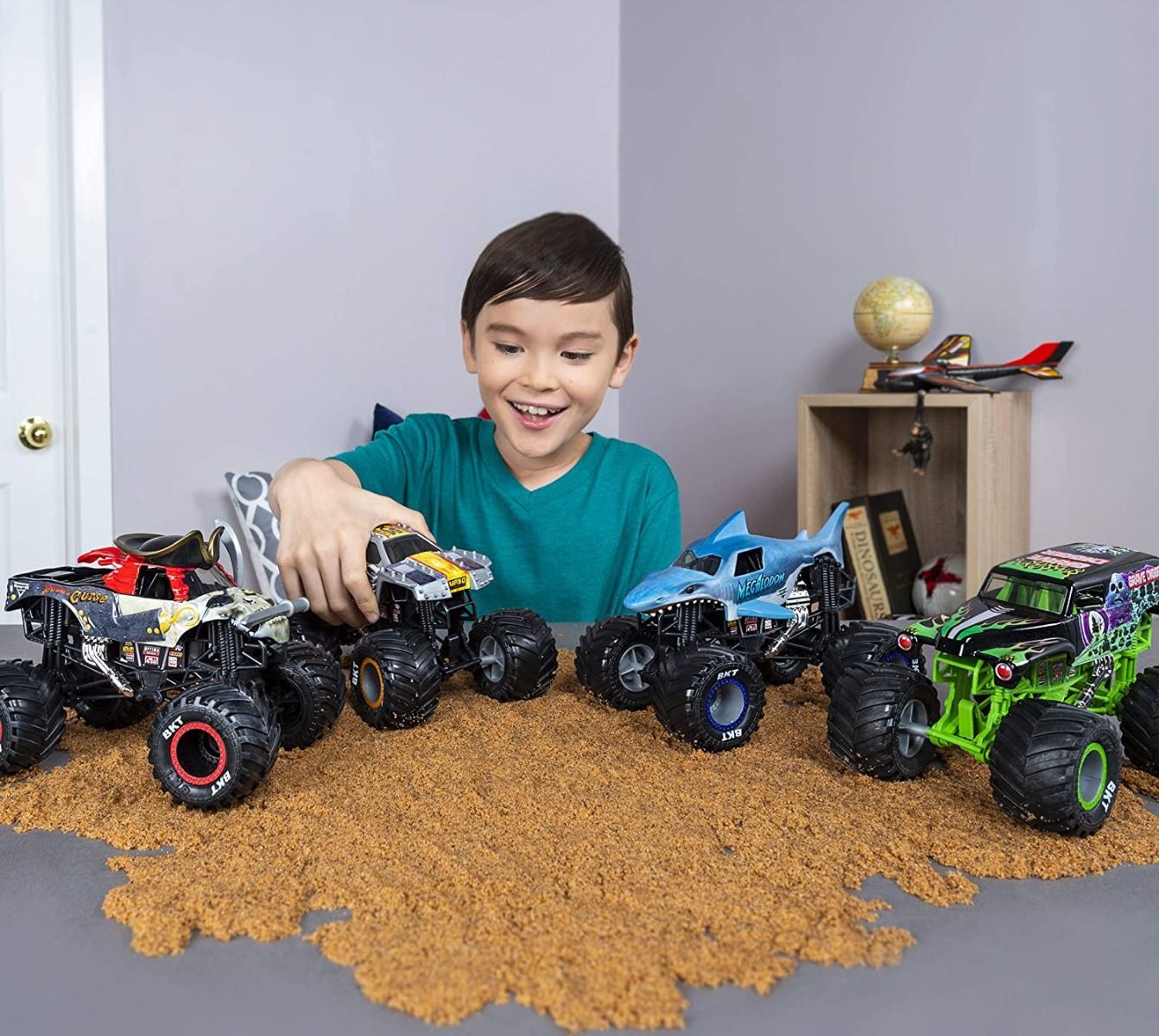 Monster Jam 1-24 Scale Die-Cast Monster Truck Assorted 6056371