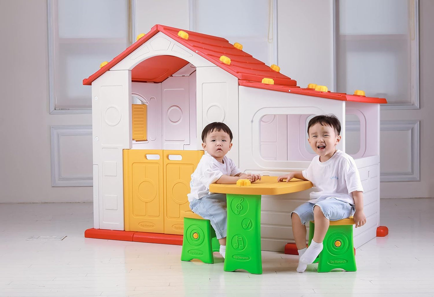 Tomo Big Playhouse w/ Table & Chairs CHD-507