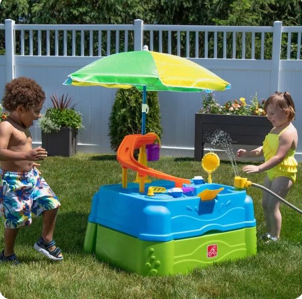 Step2 Waterpark Wonders Two-Tier Water Table 414599